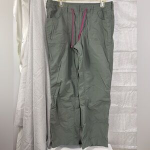 The North Face Women’s Gray Hiking Roll-up Pants Horizontal II